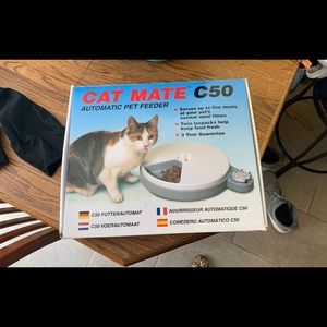 Cat mate auto feeder